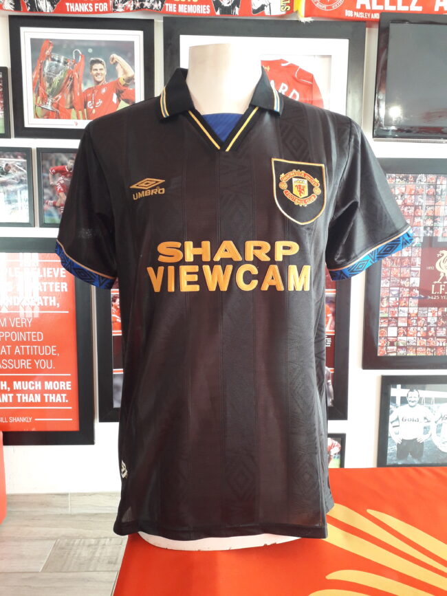 Alternative view of Manchester United - Eric Cantona Signed Shirt