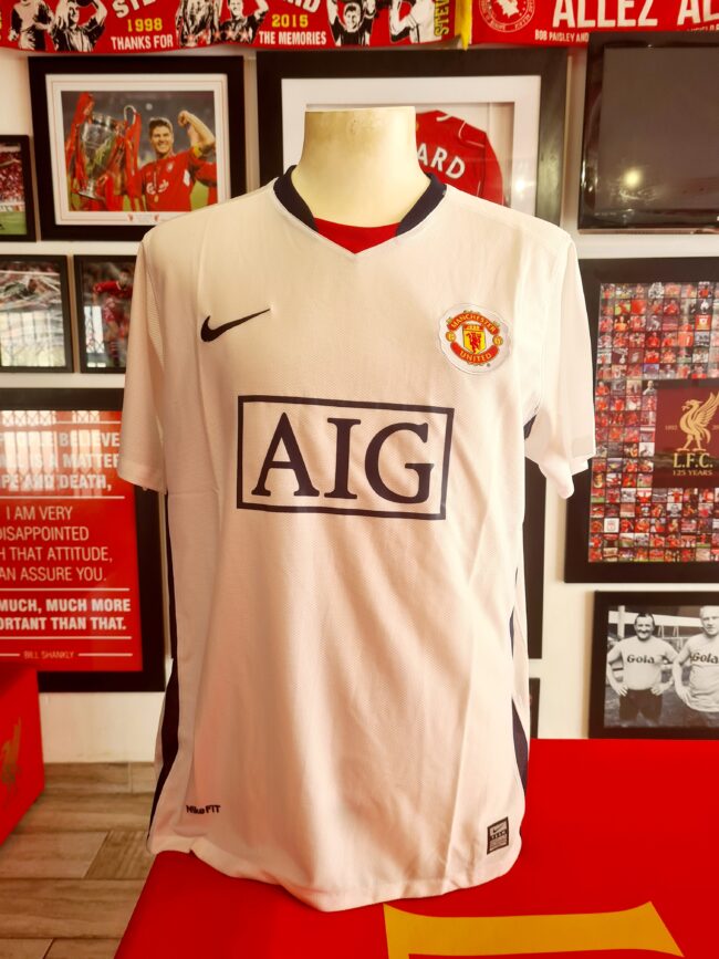 Alternative view of Manchester United - Ryan Giggs Signed Shirt